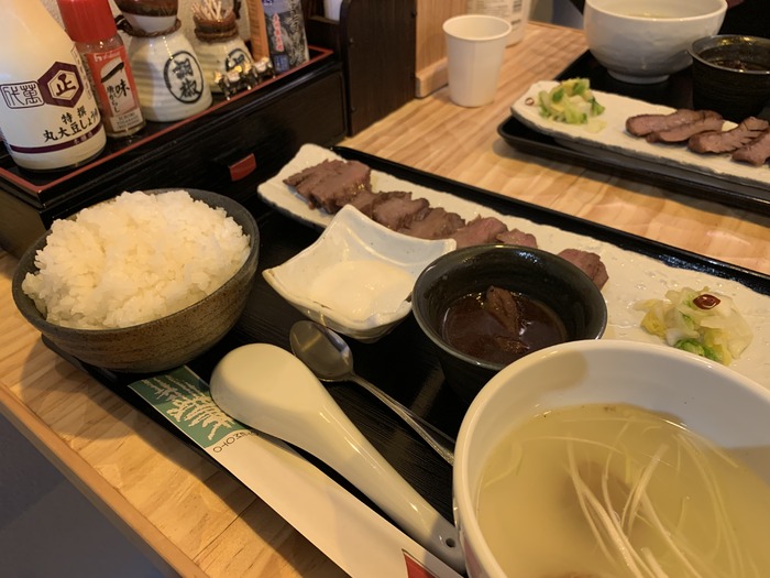 美味しい大盛りご飯と牛タン！